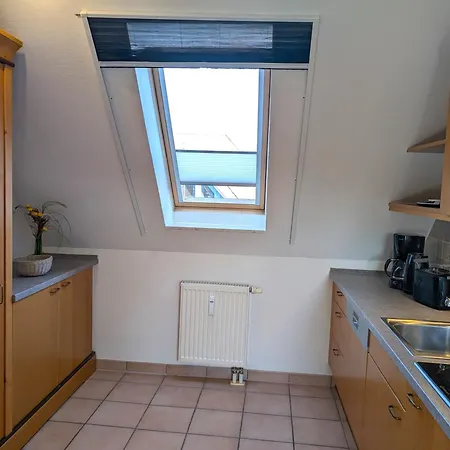 Oewern Diek 60 Вустров