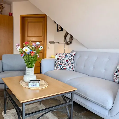 Oewern Diek 60 * Вустров